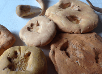 Dinosaur fossil storytelling